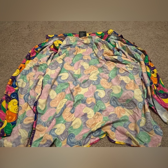 Beautiful vintage shirt. - Picture 3 of 3